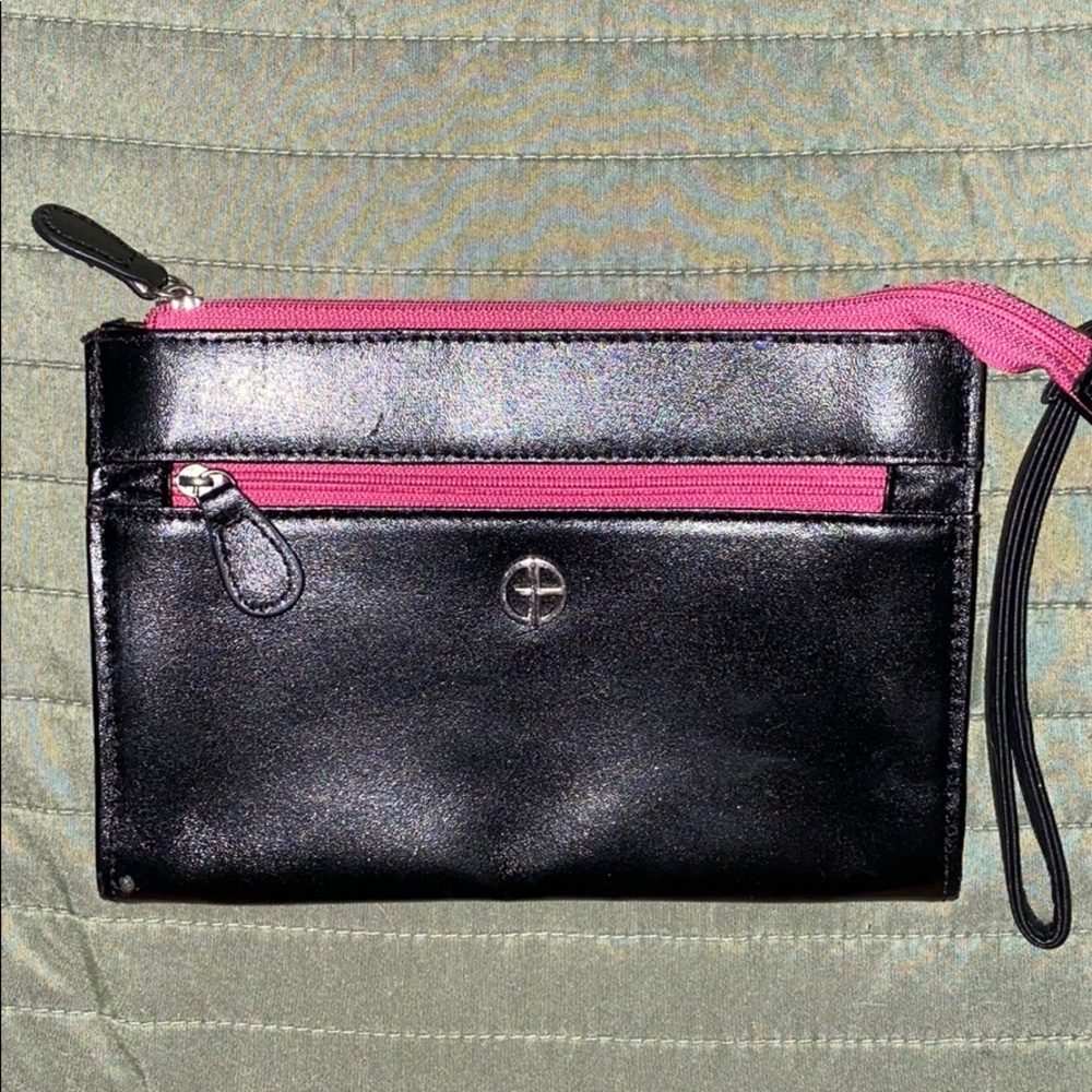Pink and black Giani Bernini wristlet